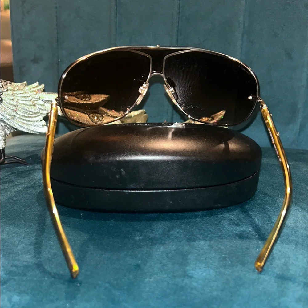 Burberry Shield Unisex Elegant Brown Sunglasses Prestine Condition - Picture 5 of 7